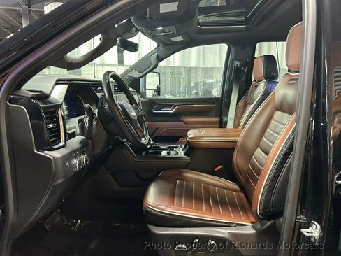 Used 2025 GMC Sierra 2500 Denali Ultimate AWD/4WD image 13