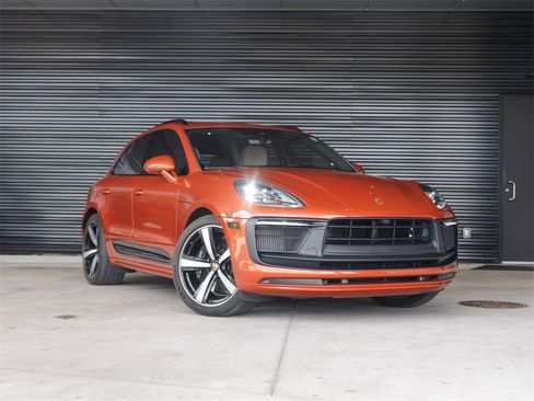 Certified 2022 Porsche Macan GTS image 9