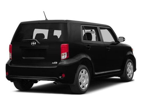 Used 2014 Scion xB FWD image 2