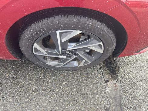 Certified 2025 Hyundai Elantra Sport image 11