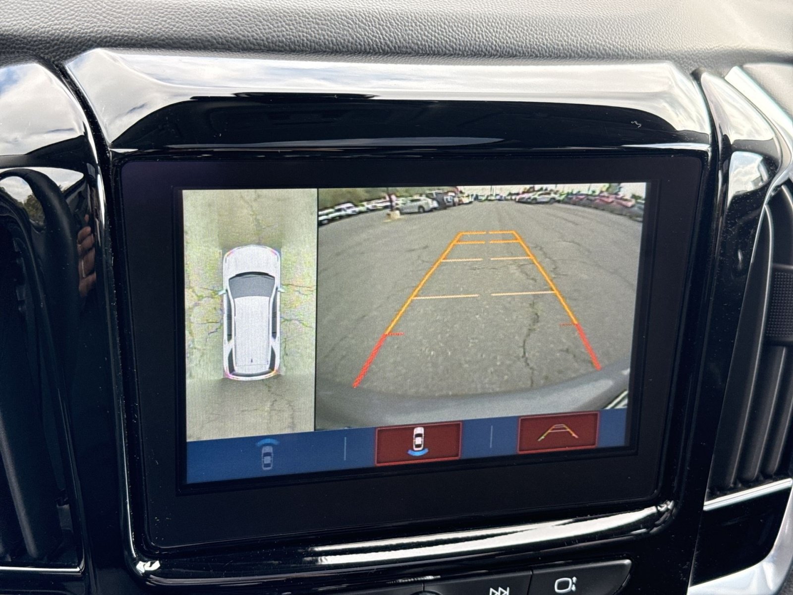 Used 2019 Chevrolet Traverse RS w/ LPO, Floor Liner Package AWD/4WD image 20