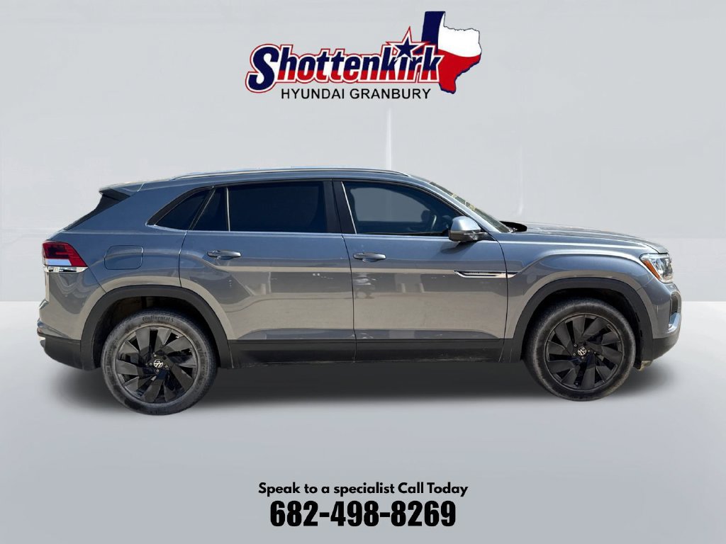 Used 2024 Volkswagen Atlas Cross Sport SE AWD/4WD image 4