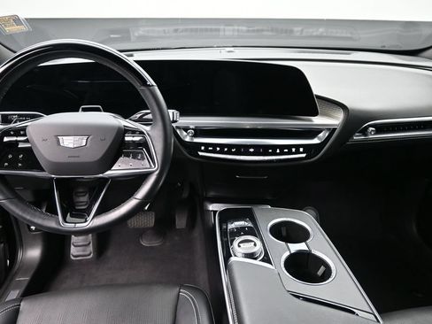 Certified 2025 Cadillac Lyriq Luxury AWD/4WD image 15