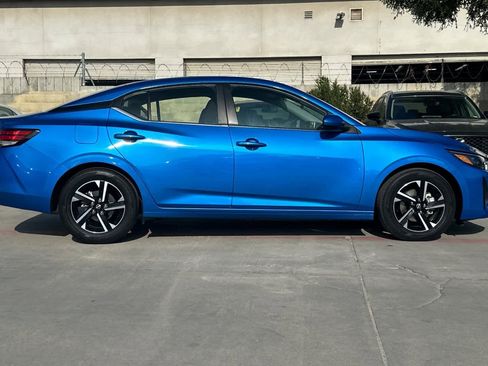 Used 2024 Nissan Sentra SV image 9