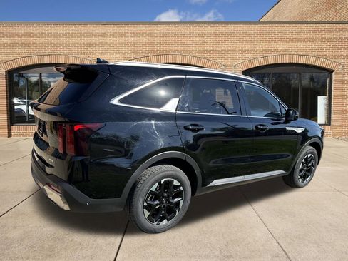 Used 2024 Kia Sorento S AWD/4WD image 6
