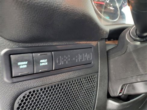 Used 2018 Jeep Wrangler Unlimited Rubicon w/ Cold Weather Group image 9