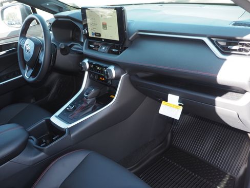 Used 2025 Toyota RAV4 XSE image 22