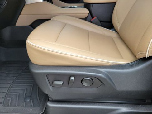 Used 2023 Chevrolet Tahoe Premier w/ Advanced Technology Package RWD image 14