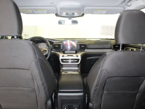 Used 2023 Ford Explorer XLT RWD image 19