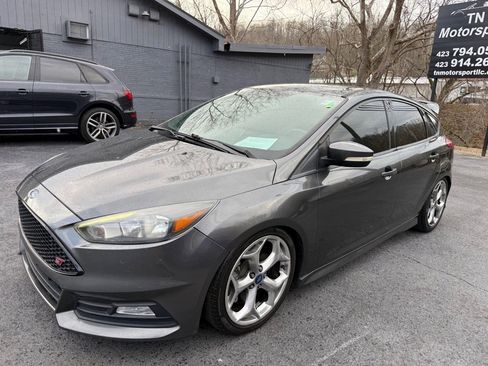 Used 2017 Ford Focus ST FWD image 24