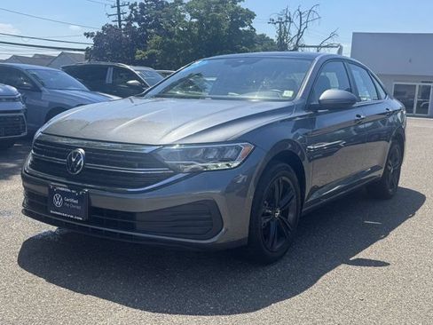 Used 2023 Volkswagen Jetta SE w/ Panoramic Sunroof Package FWD image 8