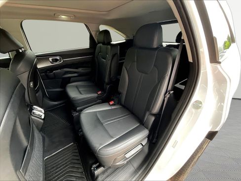 Used 2023 Kia Sorento SX AWD/4WD image 21