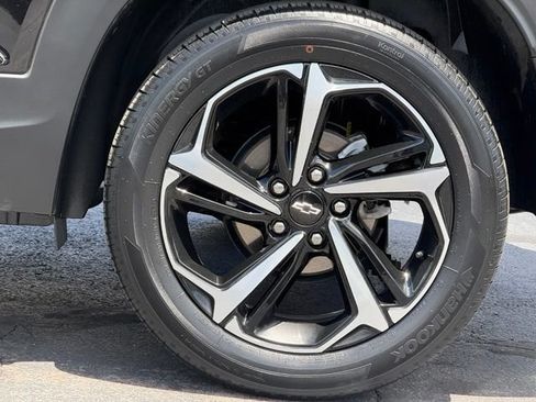 Used 2022 Chevrolet TrailBlazer RS w/ Technology Package AWD/4WD image 11