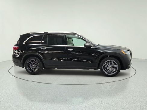 Used 2024 Mercedes-Benz GLS 450 4MATIC image 4