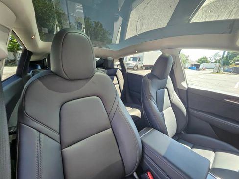 Used 2023 Tesla Model Y Long Range AWD/4WD image 59