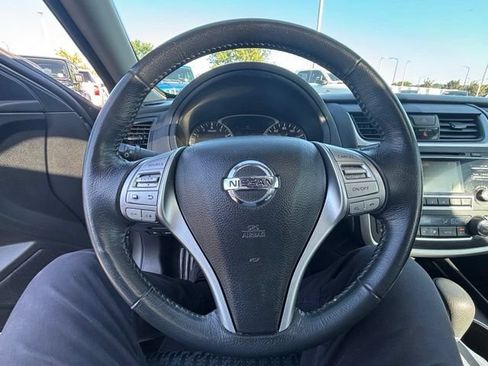 Used 2016 Nissan Altima 2.5 SV w/ Convenience Package FWD image 16
