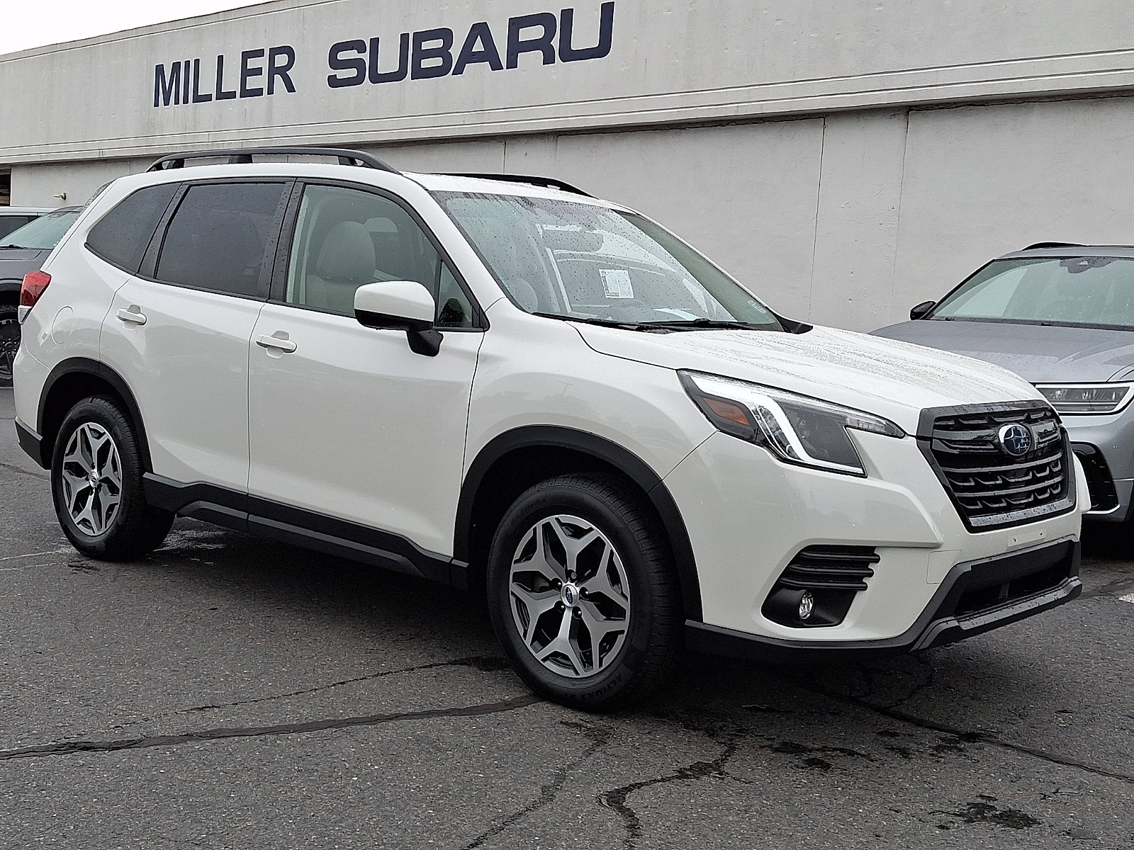 Certified 2024 Subaru Forester Premium AWD/4WD image 1