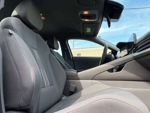 Used 2024 Hyundai Elantra SEL FWD image 27