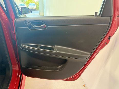 Used 2011 Chevrolet Impala LT image 34