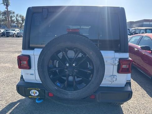 Used 2023 Jeep Wrangler Unlimited Sahara w/ Cold Weather Group AWD/4WD image 5