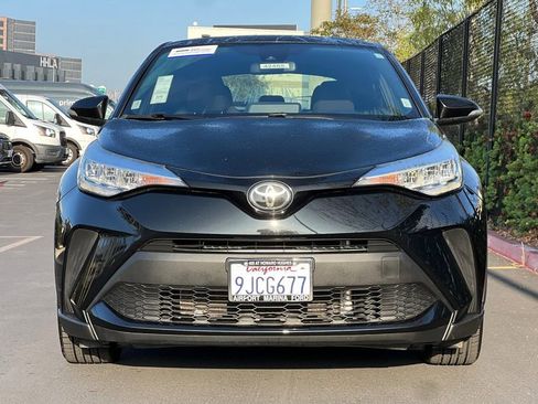 Used 2020 Toyota C-HR XLE image 11