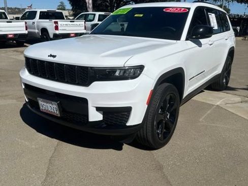 Used 2023 Jeep Grand Cherokee L Laredo RWD image 5