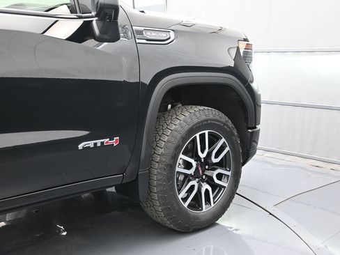 Used 2024 GMC Sierra 1500 AT4 w/ AT4 Preferred Package AWD/4WD image 47