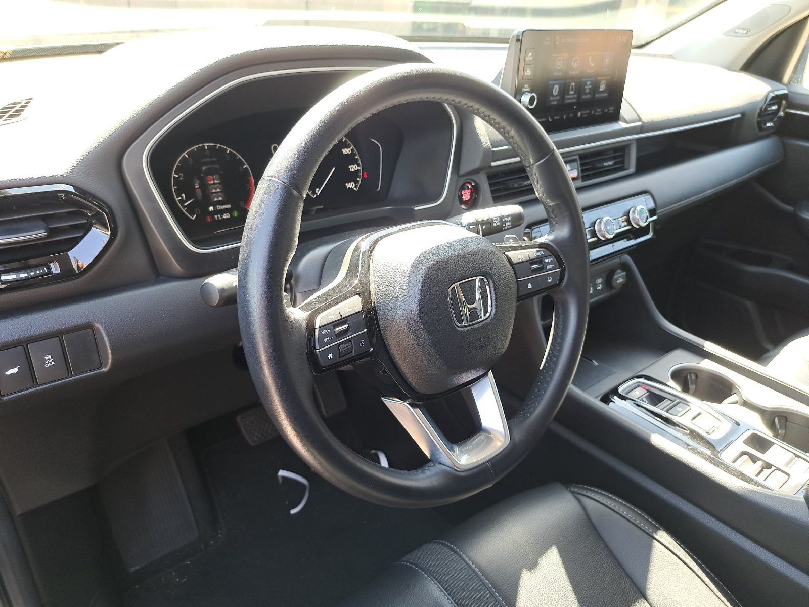Used 2024 Honda Pilot Touring image 10