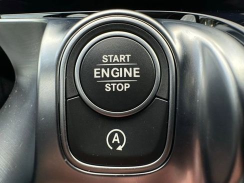 Used 2026 Mercedes-Benz GLB 250 4MATIC image 24