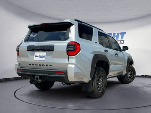 Used 2026 Toyota 4Runner SR5 AWD/4WD image 3
