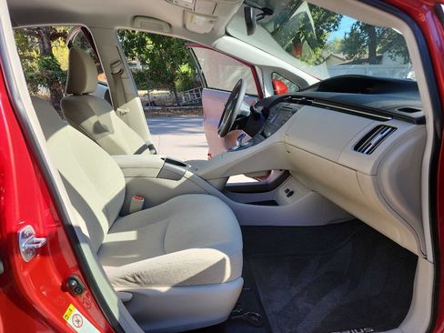 Used 2014 Toyota Prius Three FWD image 34