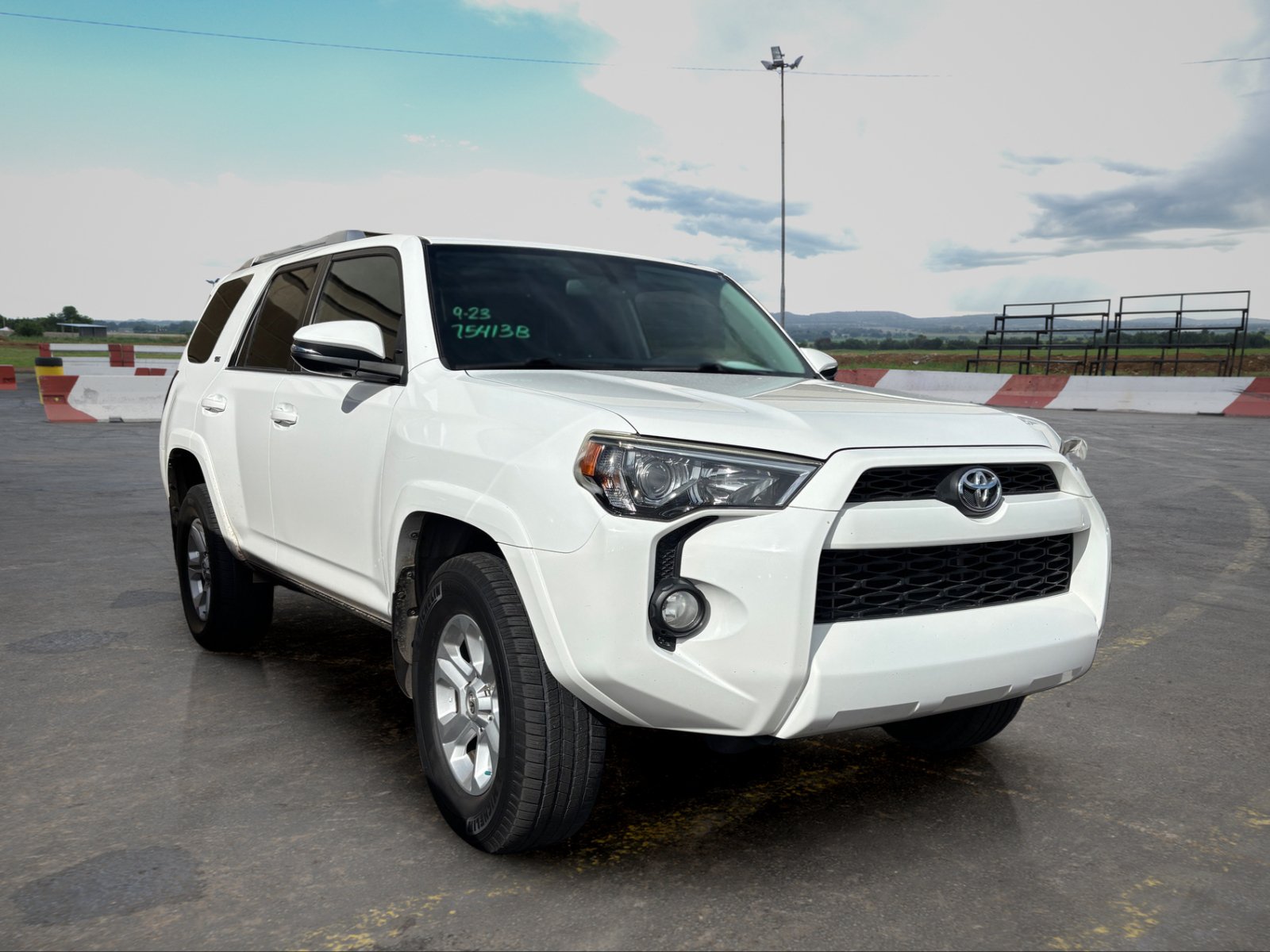 Used 2015 Toyota 4Runner SR5 Premium AWD/4WD image 2