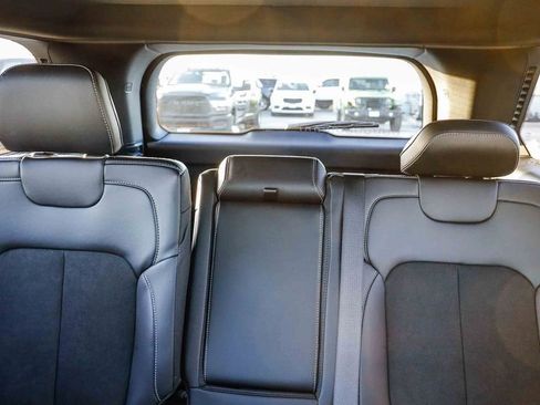 New 2026 Jeep Grand Cherokee Altitude image 27