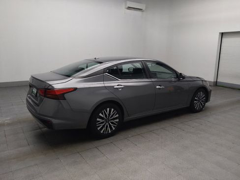 Used 2023 Nissan Altima 2.5 SV FWD image 10