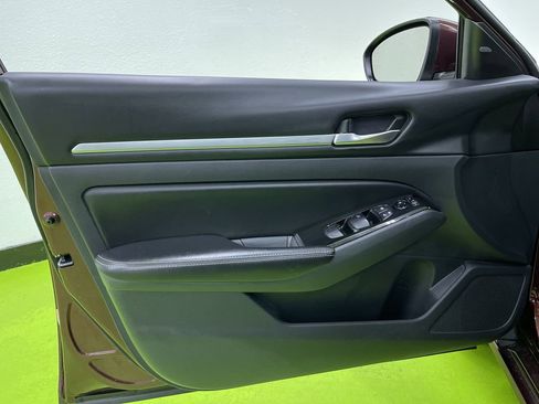 Used 2023 Nissan Altima 2.5 SV image 16