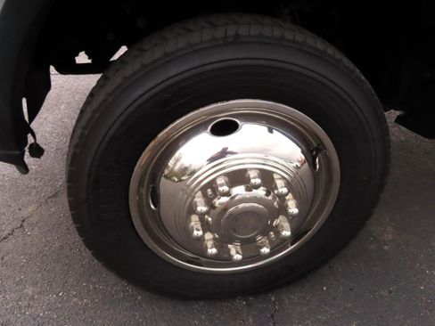 Used 2016 RAM 5500 Tradesman image 10