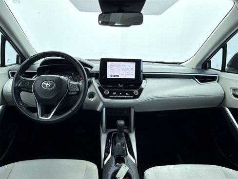 Used 2023 Toyota Corolla Cross LE image 21