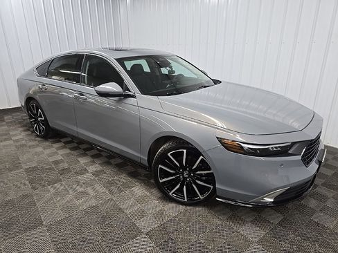 Used 2025 Honda Accord Touring image 7
