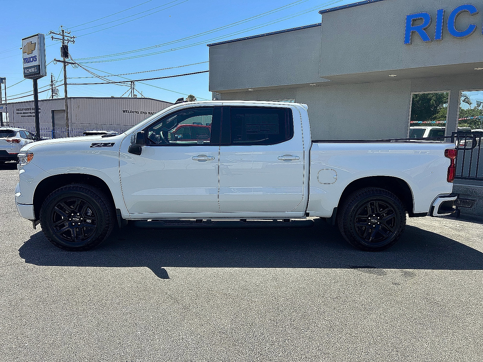 New 2026 Chevrolet Silverado 1500 RST w/ Z71 Off-Road Package AWD/4WD image 7