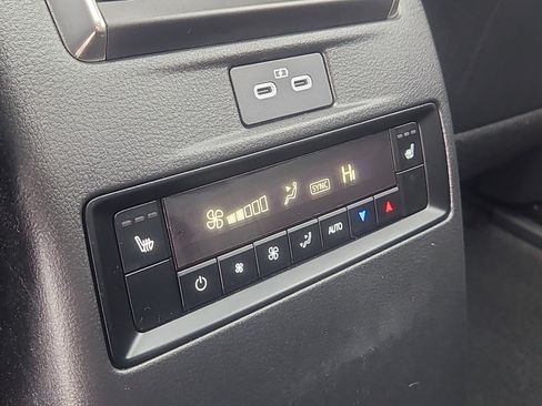 Certified 2025 MAZDA CX-90 3.3 Turbo S w/ Premium Package image 17