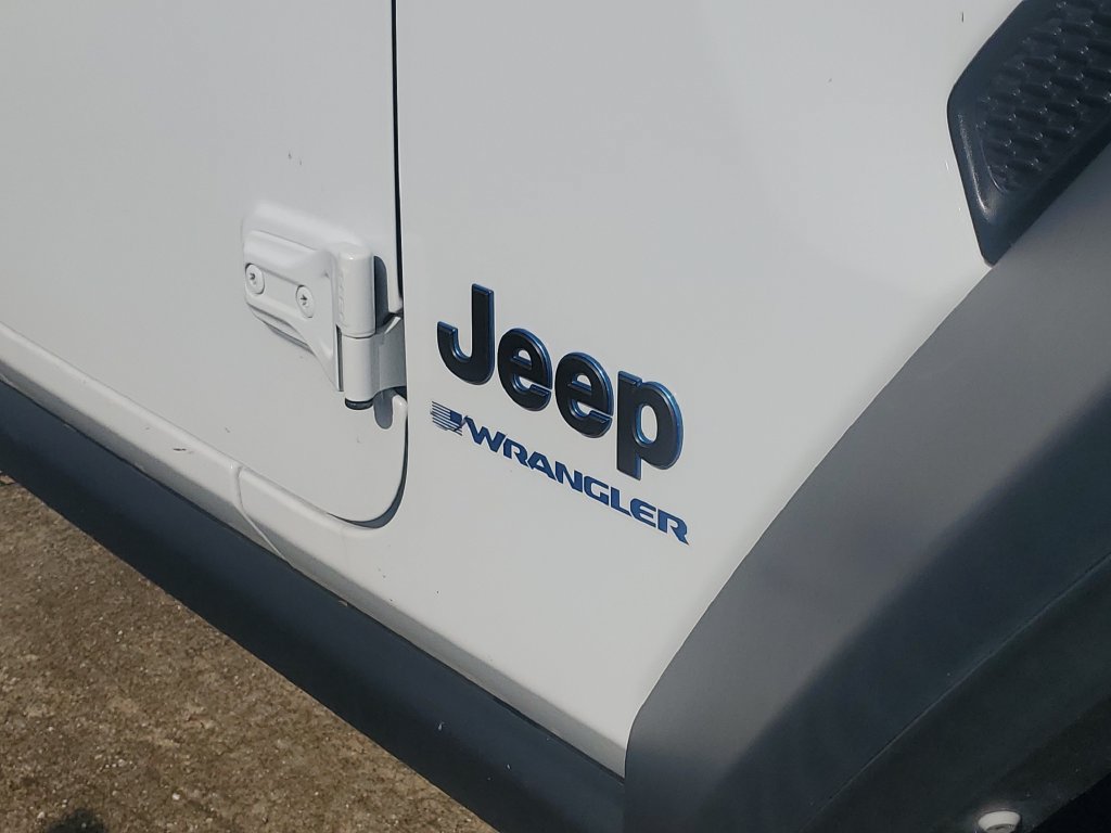 Used 2024 Jeep Wrangler Unlimited Rubicon 4xe AWD/4WD image 3