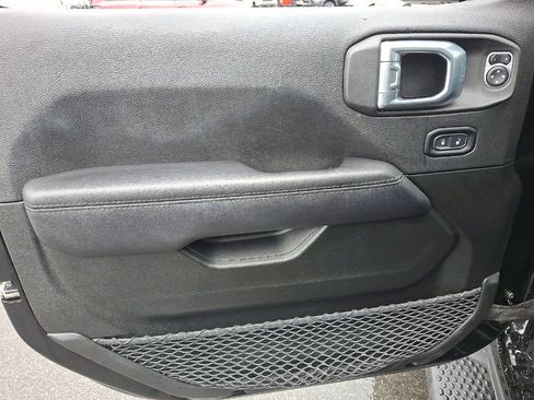 Used 2022 Jeep Wrangler Unlimited Sahara image 10