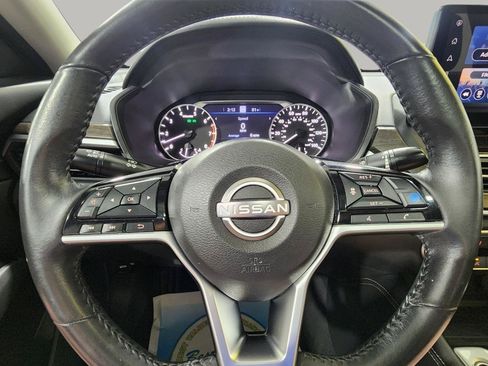 Used 2023 Nissan Altima 2.5 SV w/ SV Premium Package AWD/4WD image 11