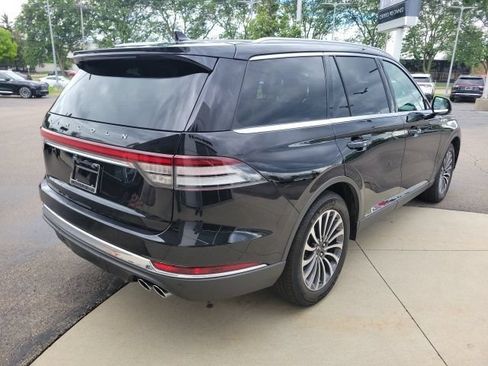 Certified 2024 Lincoln Aviator Reserve w/ Elements Package Plus AWD/4WD image 12