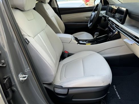 New 2025 Hyundai Tucson SEL image 18