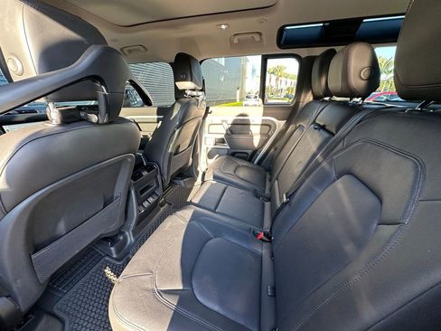 Used 2023 Land Rover Defender 110 S image 32