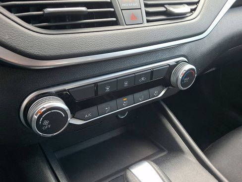 Used 2022 Nissan Altima 2.5 SV image 29