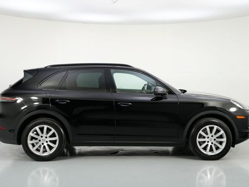 Used 2022 Porsche Cayenne Platinum Edition image 54