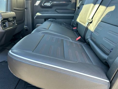 Used 2025 GMC Sierra 1500 AT4X image 21