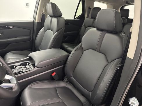New 2025 Honda Pilot Touring image 16